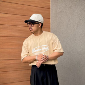 Oversize 20s Oval Signature Common Days Beige Tee Cotton Combed High Density Plastisol Print Kaos Essentials