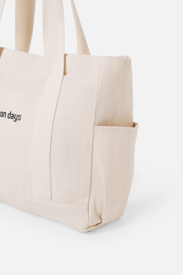 Carry All V1 Totebag Broken White Common Days - Image 3