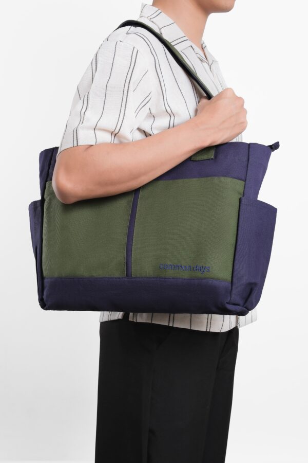 Carry All V2 Totebag Twotone Army & Navy Common Days - Image 2