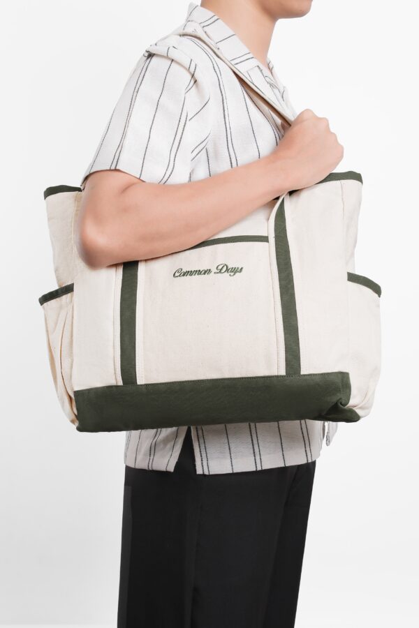 Carry All V1 Vintage Totebag Army Common Days - Image 2
