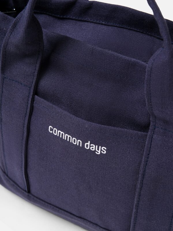 Common Days | Voya Navy Slingbag - Image 3