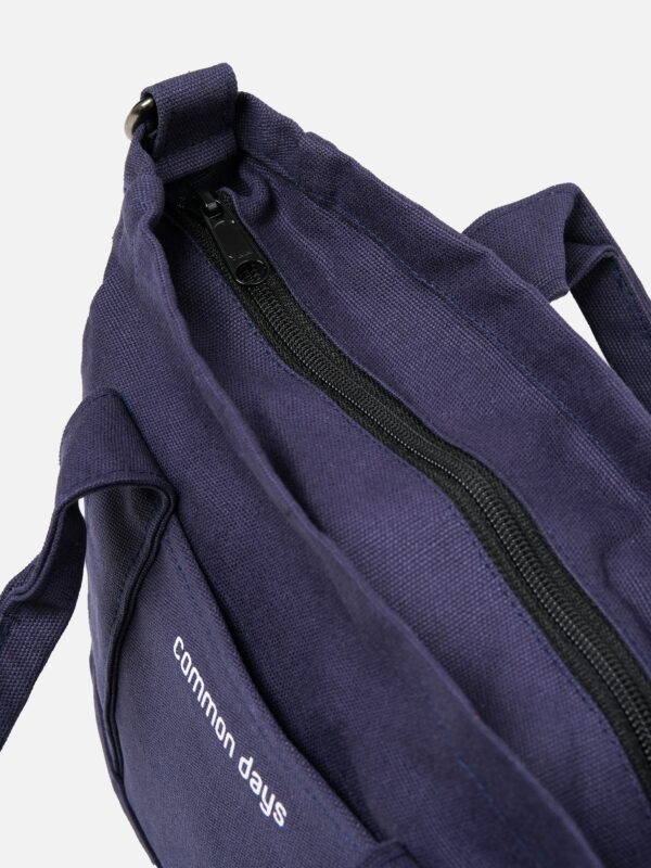 Common Days | Voya Navy Slingbag - Image 4