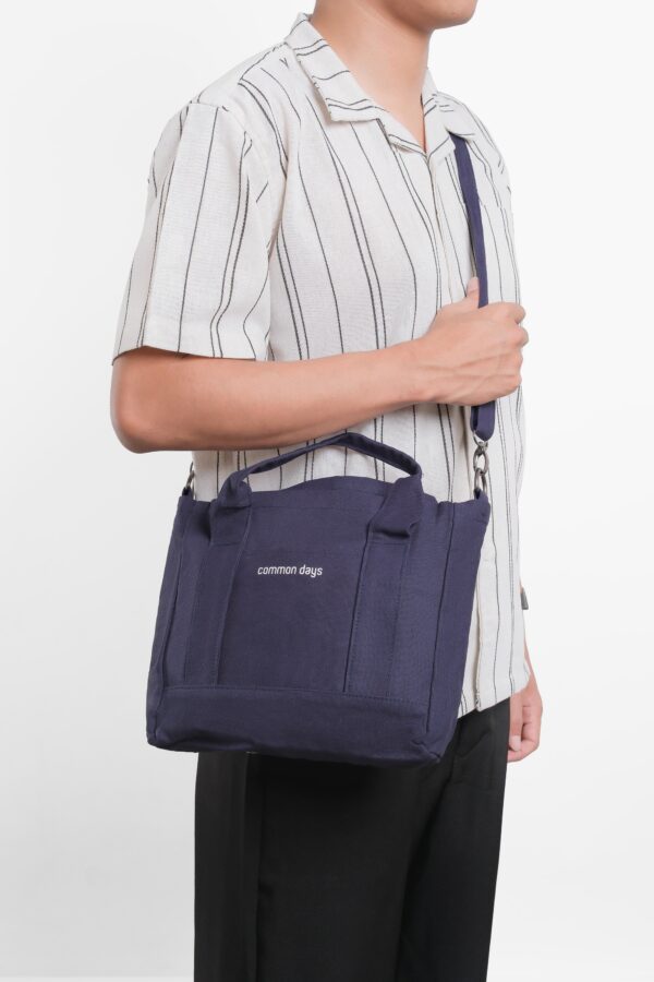 Common Days | Voya Navy Slingbag - Image 2