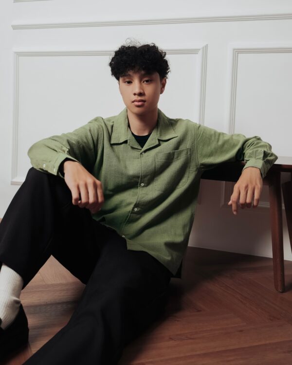 Common Days | Relaxed Long Sleeve Linen Shirt Army - Image 3