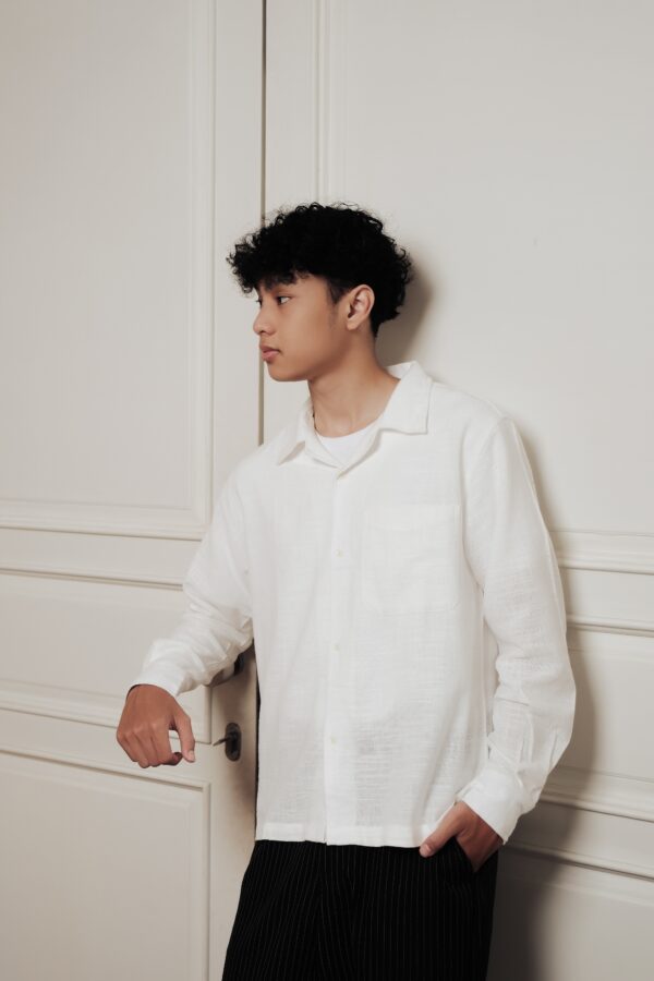 Common Days | Relaxed Long Sleeve Linen Shirt Broken White - Image 3