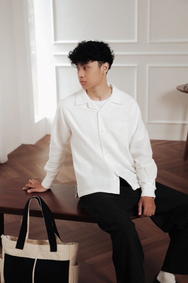Common Days | Relaxed Long Sleeve Linen Shirt Broken White - Image 4
