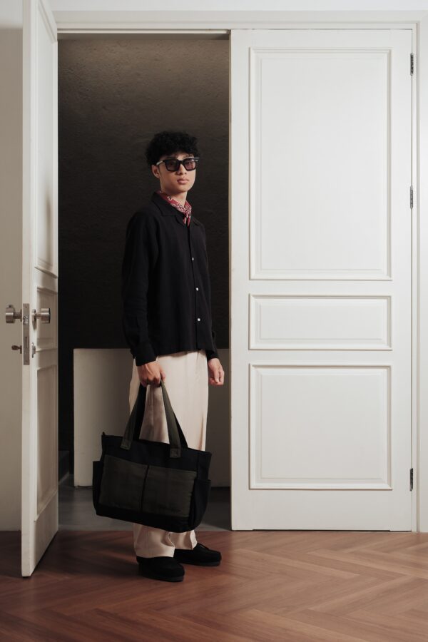 Common Days | Relaxed Long Sleeve Linen Shirt Black - Image 5