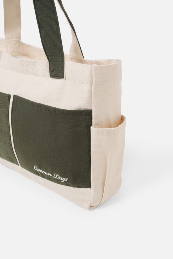 Carry All V2 Totebag Twotone Broken White & Army Common Days - Image 3