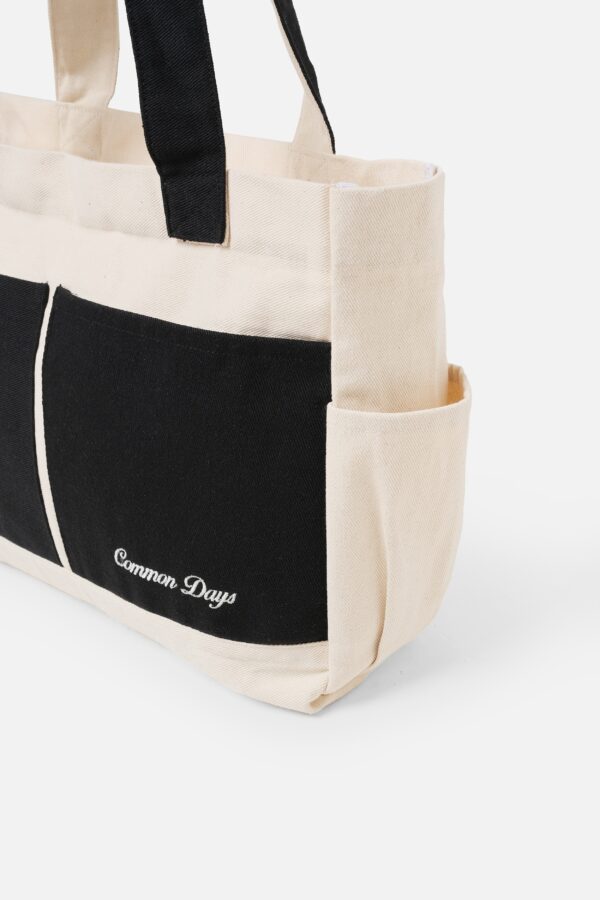 Carry All V2 Totebag Twotone Broken White & Black Common Days - Image 3