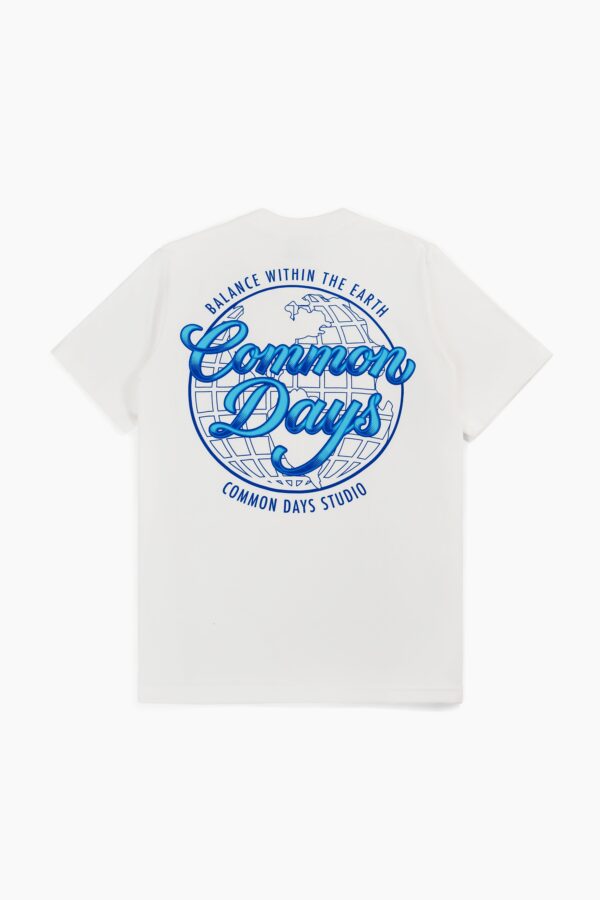 Common Days | Tshirt kaos Balance Within The Earth Off-White Black